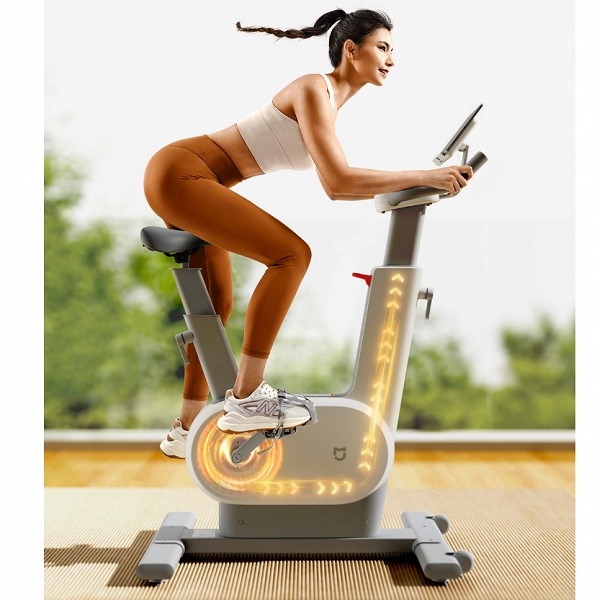Представлен компактный велотренажер с подзарядкой смартфона Xiaomi Mijia Spinning Bike