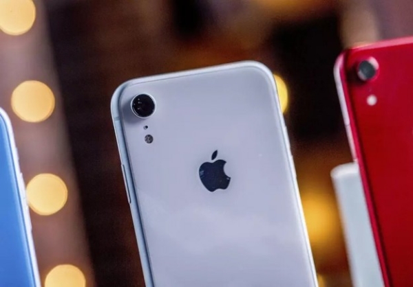 С каким объемом памяти покупать iPhone в 2023 году?!