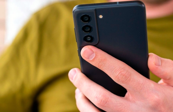 Обзор Samsung Galaxy S21 FE 5G: запоздалого смартфона в тени флагманов