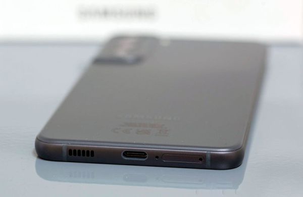 Обзор Samsung Galaxy S21 FE 5G: запоздалого смартфона в тени флагманов