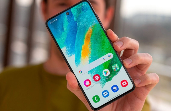 Обзор Samsung Galaxy S21 FE 5G: запоздалого смартфона в тени флагманов