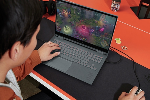 Обзор OMEN 15-ek1013ur: может ли RTX 3070 выжить в тонком корпусе