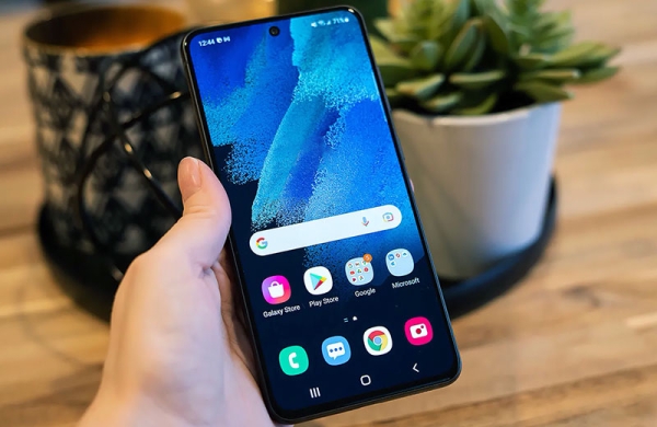 Обзор Samsung Galaxy S21 FE 5G: запоздалого смартфона в тени флагманов
