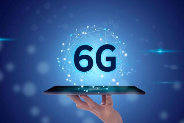 Мишустин поручил внести в кабмин предложения по разработкам сетей связи 6G