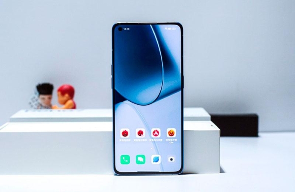 Обзор Oppo Reno 7 Pro 5G: привлекательный смартфон с дизайном iPhone