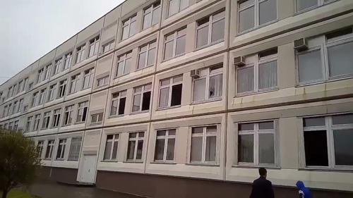 В школах начали отстранять от работы не привитых педагогов