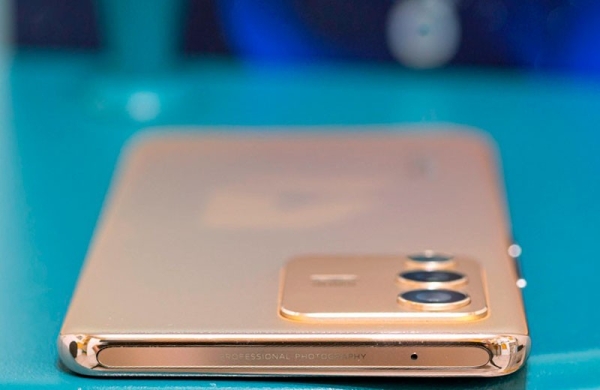 Обзор Vivo V23 Pro: смартфон с премиальным дизайном и селфи камерой