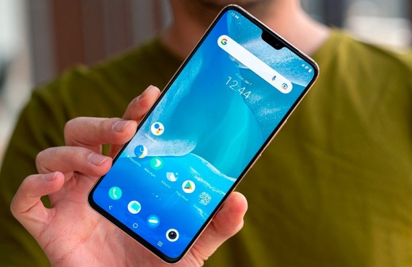 Обзор Vivo V23 5G: смартфон для любителей селфи с великолепным дизайном