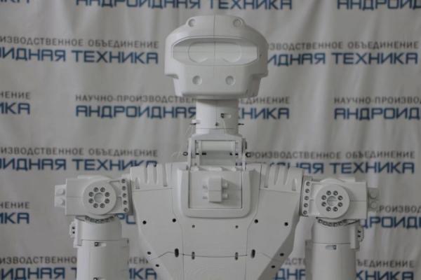 Идет работа над созданием антропоморфного робота для открытого космоса