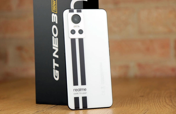 Обзор Realme GT Neo 3: быстрый смартфон с зарядкой 150 Вт цена-качество