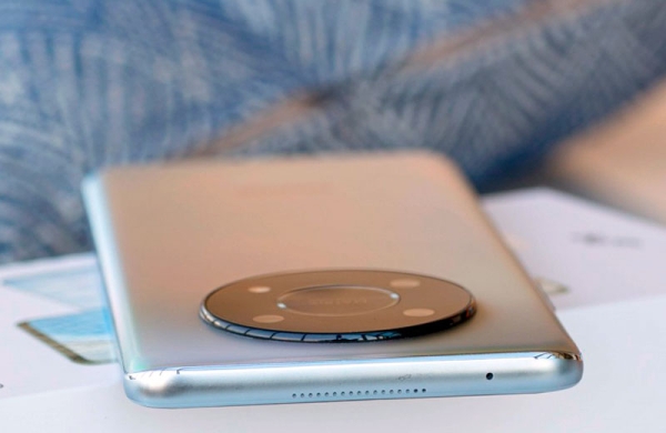 Обзор Honor Magic 4 Lite 5G: средний смартфон с разочаровывающими камерами