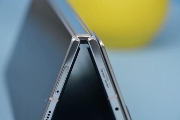 Найтонший у світі смартфон Xiaomi Mix Fold 2 вже можна замовити