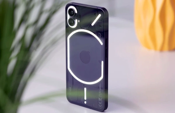 Обзор Nothing Phone (1): первого и совсем иного смартфона с необычным дизайном