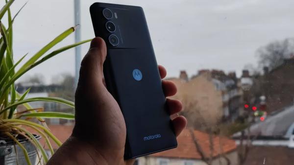 Обзор Moto G200