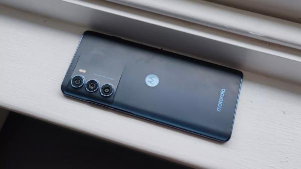 Обзор Moto G200