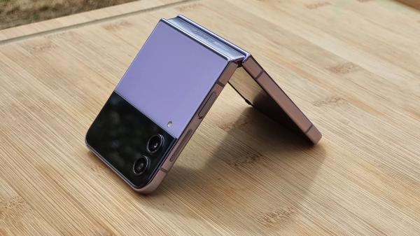 Обзор Samsung Galaxy Z Flip 4