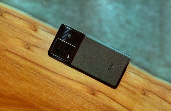 Обзор IQOO 9T: смартфона монстра среднего класса на Snapdragon 8+ Gen 1