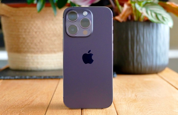 Обзор iPhone 14 Pro: лучший смартфон Apple для профессионалов в знакомой упаковке