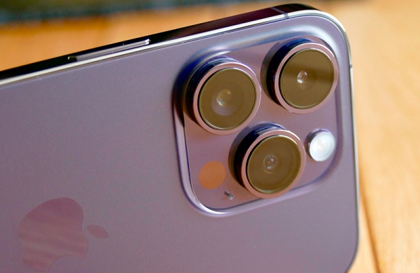 Обзор iPhone 14 Pro: лучший смартфон Apple для профессионалов в знакомой упаковке