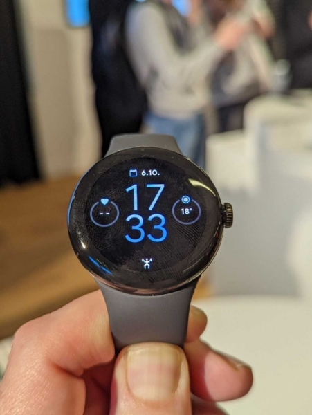 Виявилося, що у розумного годинника Google Pixel Watch дуже широка рамка