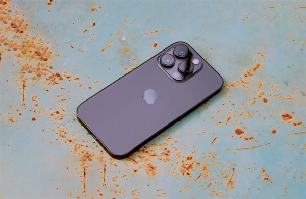 Обзор iPhone 14 Pro: лучший смартфон Apple для профессионалов в знакомой упаковке