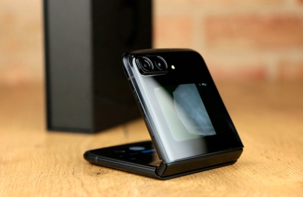 Обзор Motorola Razr 2022: смартфона с духом культовых раскладушек из прошлого