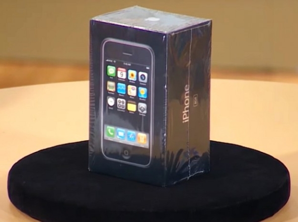 Оригинальный нераспечатанный iPhone продали на аукционе за $63 356