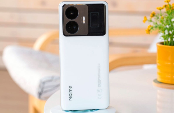 Обзор Realme GT3: производительного смартфона монстра с зарядкой 240 Вт
