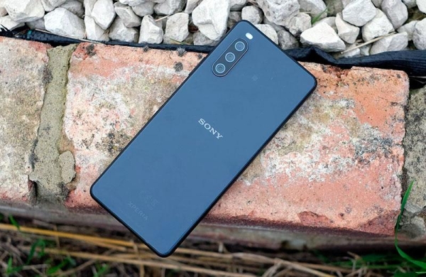 Обзор Sony Xperia 10 III компактного смартфона среднего уровня