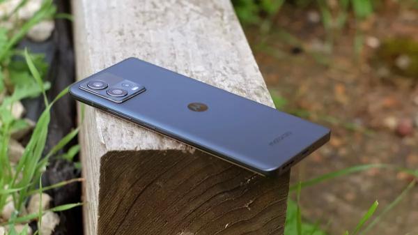Обзор Motorola Edge 30 Fusion: «почти флагман» с разумными компромиссами